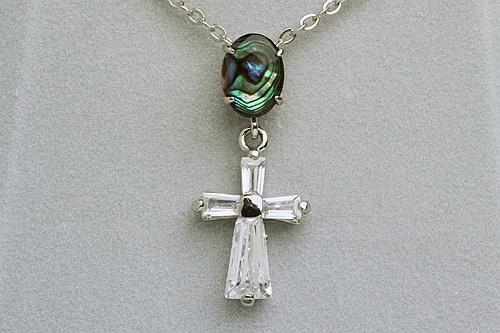 Wild Pearle Fancy Cross Necklace